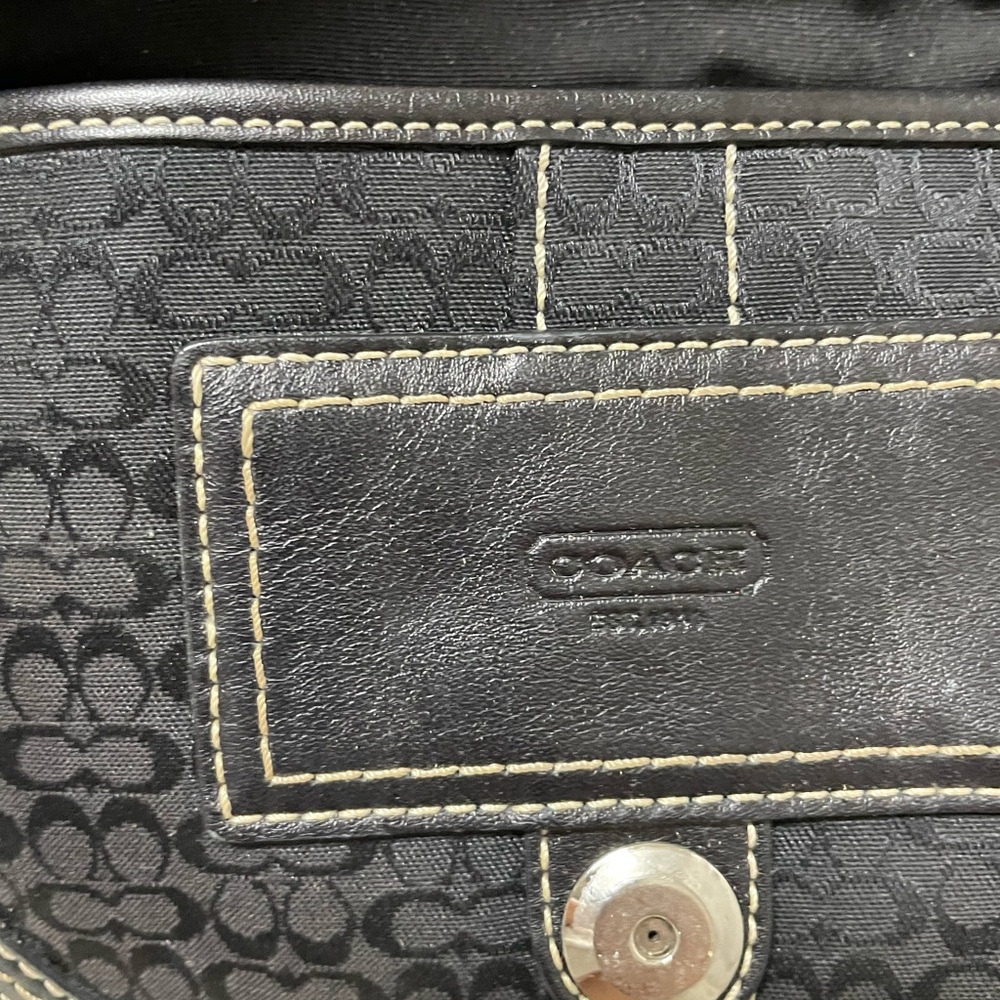 Vintage 2005 Coach Black Shoulder Bag with Silver Accents - Picture 3 of 13
